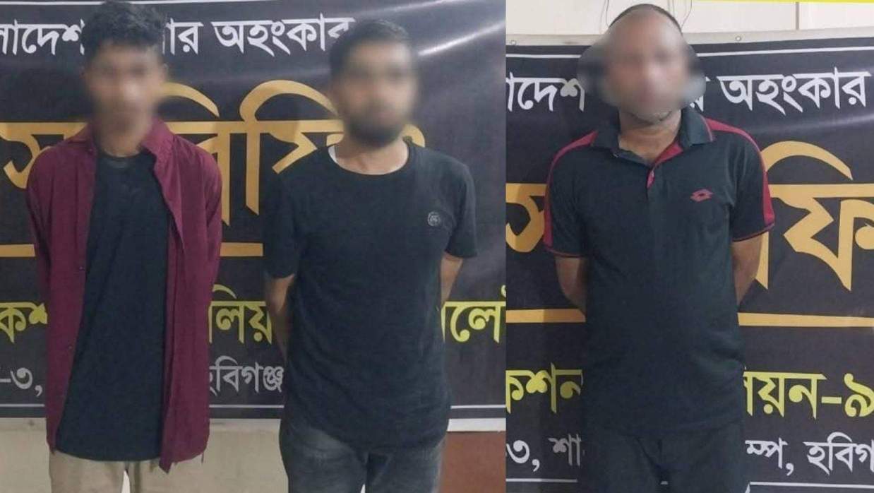 পুলিশের পোশাক পরে মহাসড়কে ডাকাতি, র‍্যাবের অভিযানে গ্রেপ্তার ৩