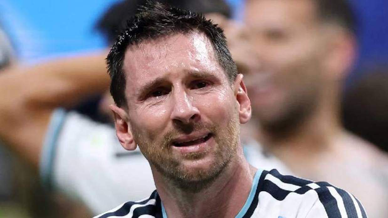 অশ্রুসিক্ত মেসি