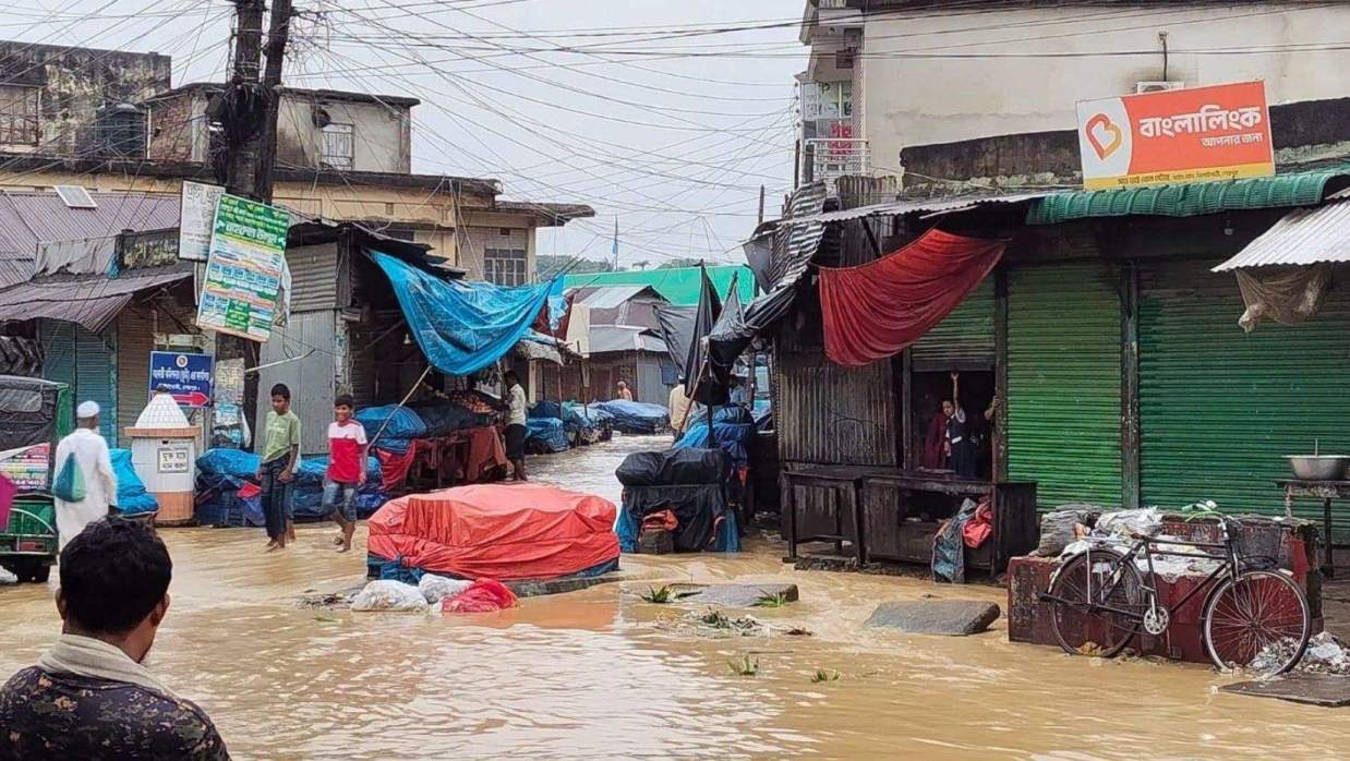 পাহাড়ি ঢল ও টানা বৃষ্টিতে শেরপুরে বন্যা পরিস্থিতির অবনতি, পানিবন্দি শতশত পরিবার