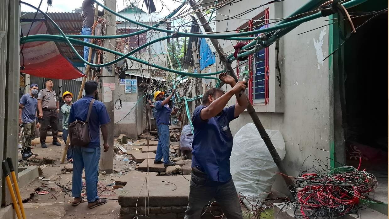 গাজীপুরের টঙ্গীর হাজীর মাজার বস্তিতে জিএমপির অভিযান