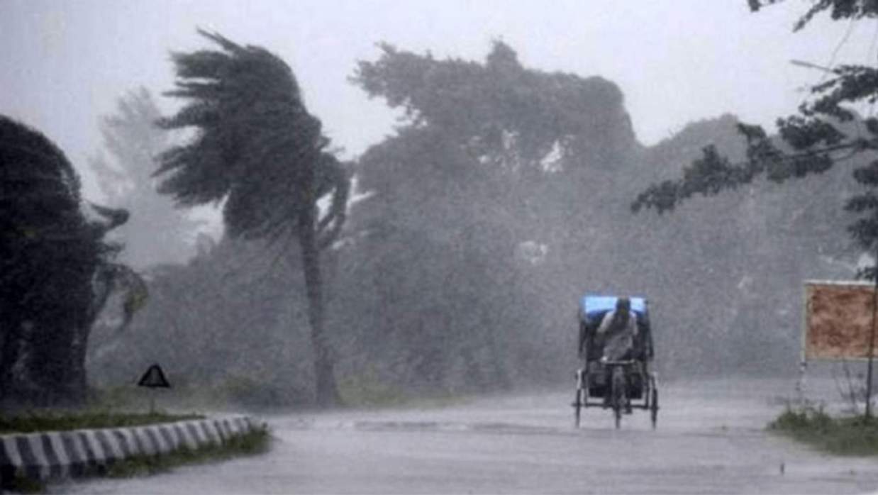 ঝড়ো হাওয়াসহ বজ্রবৃষ্টি