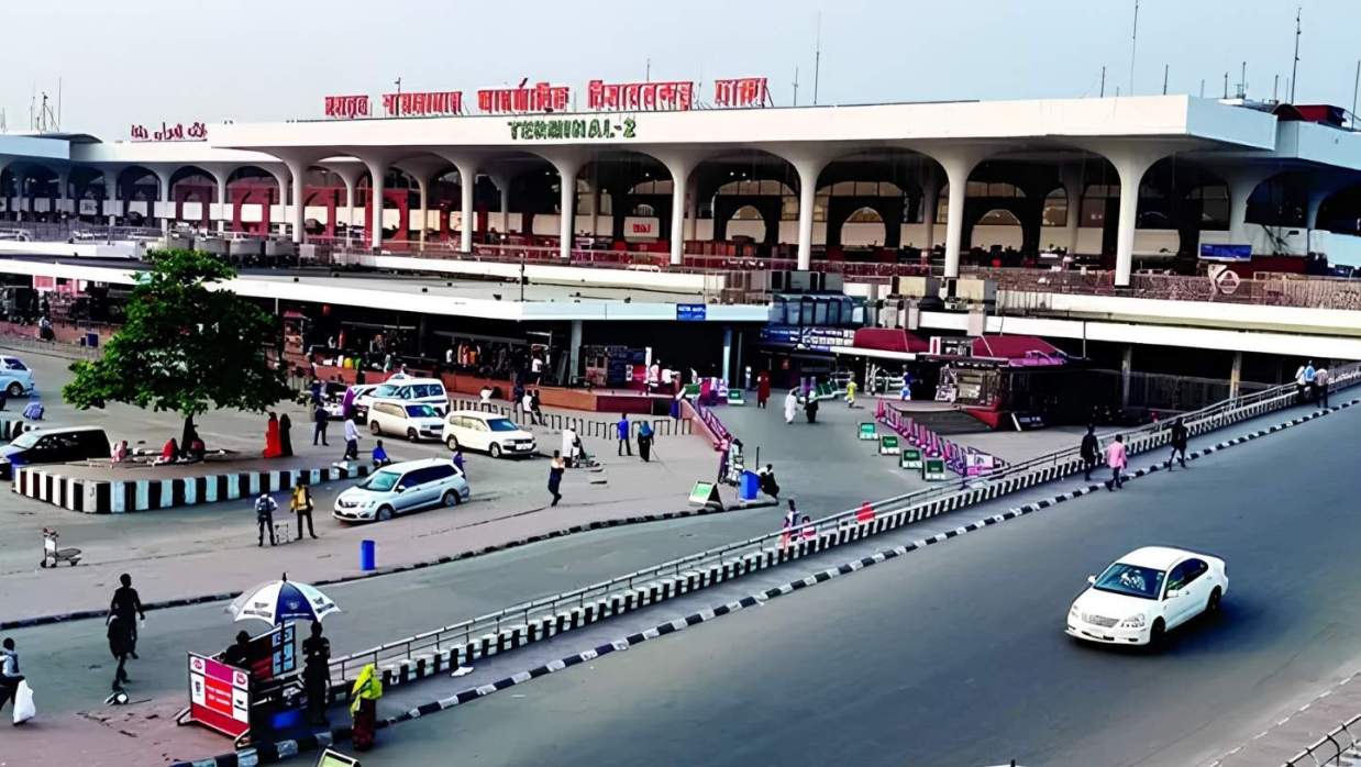শাহজালাল বিমানবন্দরে মোবাইল চোর আটক