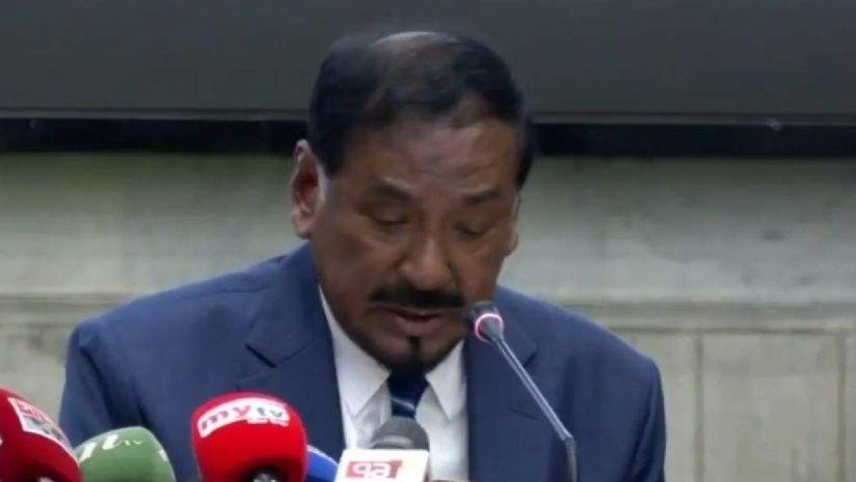 স্পিকার হাফিজ উদ্দিন আহমদ কথা বলছেন