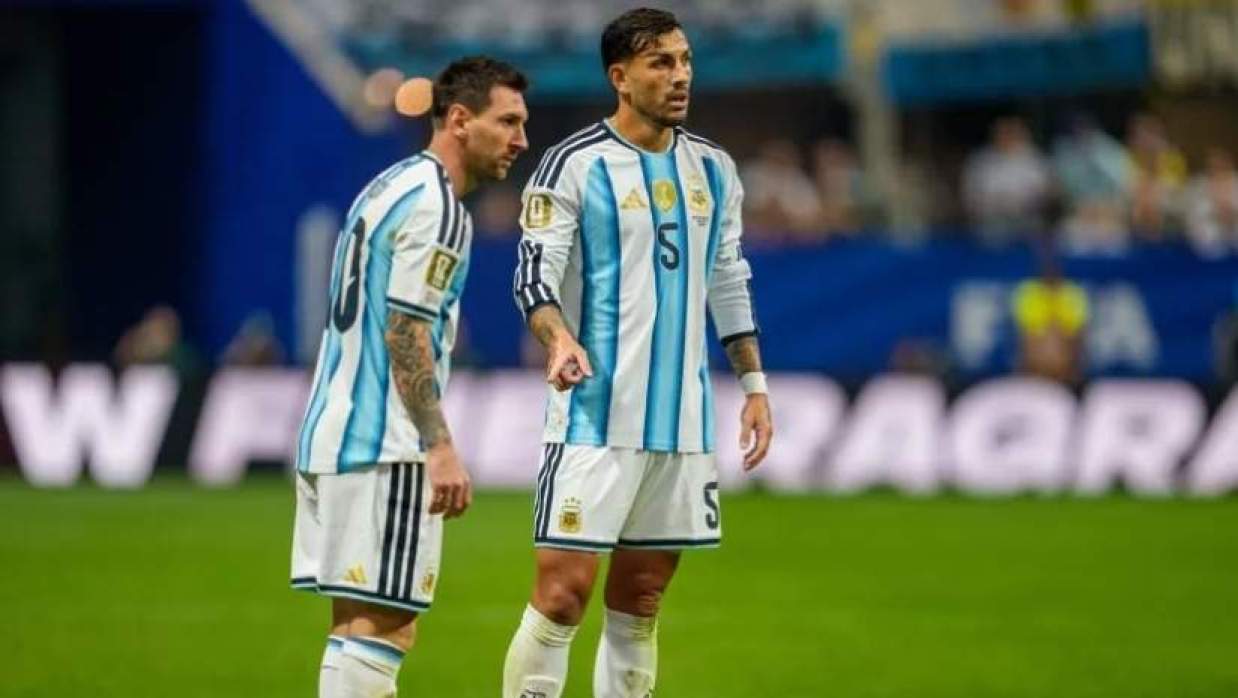 মেসি ও পারেদেস 