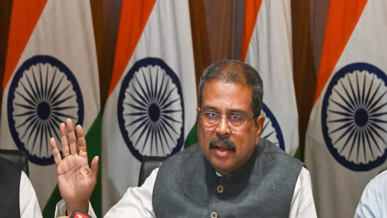 ভারতের কেন্দ্রীয় শিক্ষামন্ত্রী ধর্মেন্দ্র প্রধান