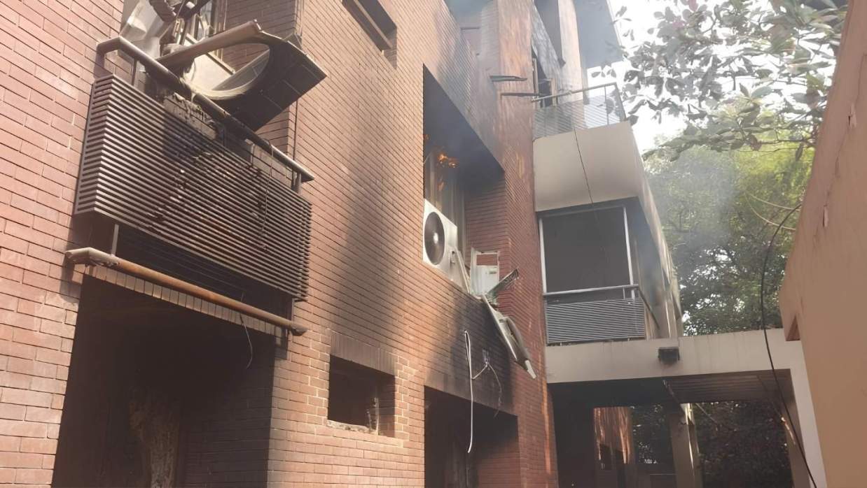 সাবেক প্রধানমন্ত্রী শেখ হাসিনার পরিত্যক্ত বাসভবন সুধাসদন