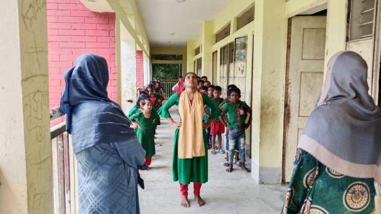 শিক্ষার্থী ১০৮ জন, ক্লাসে উপস্থিতি হাতে গোনা, উদ্বিগ্ন অভিভাবকরা