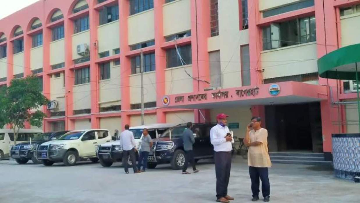 ৭ ইউনিয়ন পরিষদ প্রশাসনিক কর্মকর্তা নিয়োগে আবেদন চলছে বাগেরহাট জেলা প্রশাসকের কার্যালয়ে
