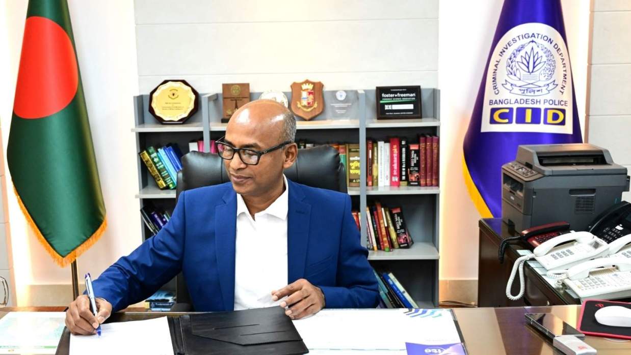 অতিরিক্ত পুলিশ মহাপরিদর্শক ব্যারিস্টার মোহাম্মদ মোশাররফ হোছাইন