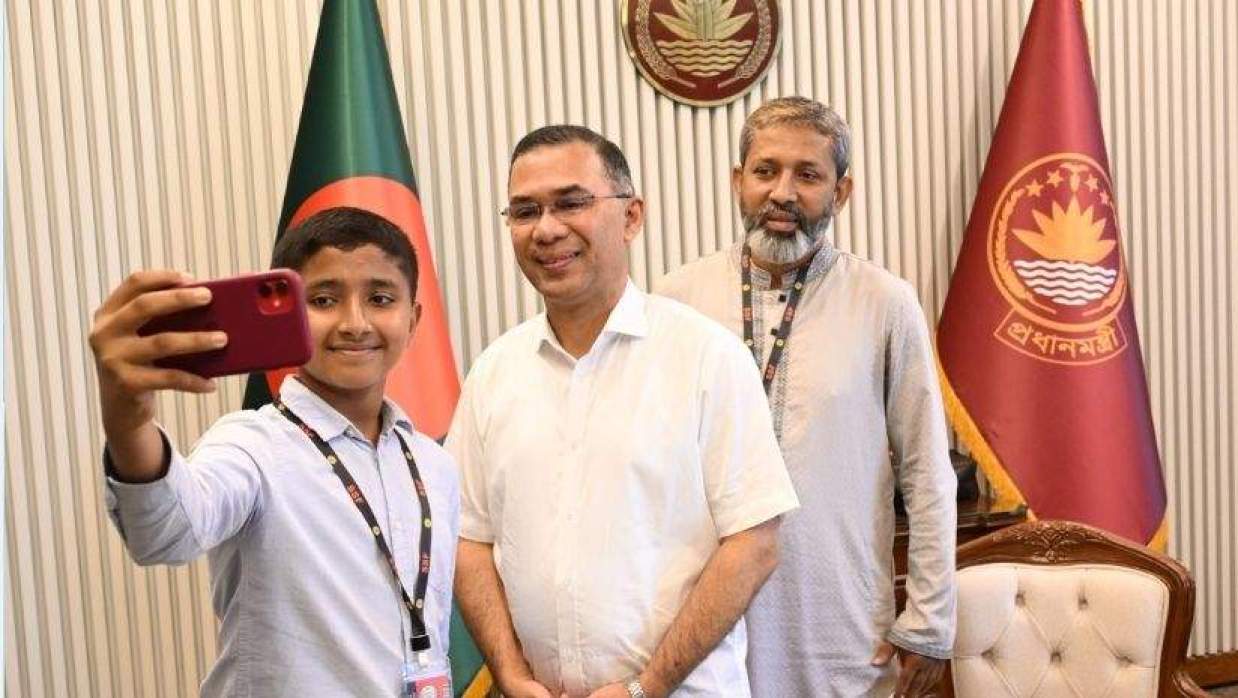  প্রধানমন্ত্রী তারেক রহমানের সঙ্গে কিশোর তাহসিনের সাক্ষাৎ