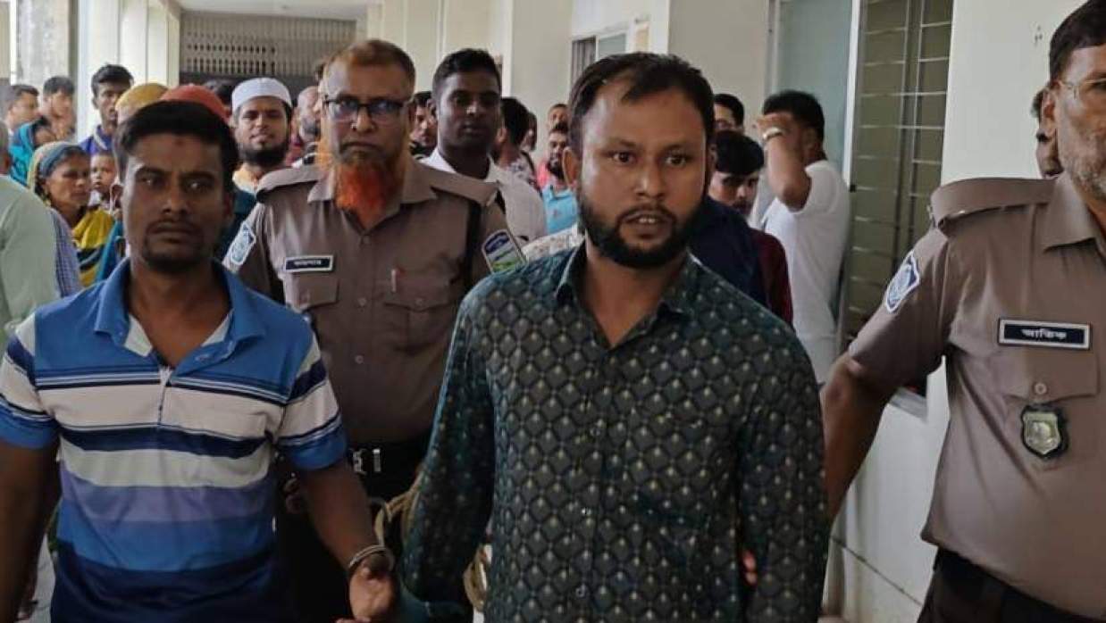 আদালতে দণ্ডপ্রাপ্ত আসামিরা