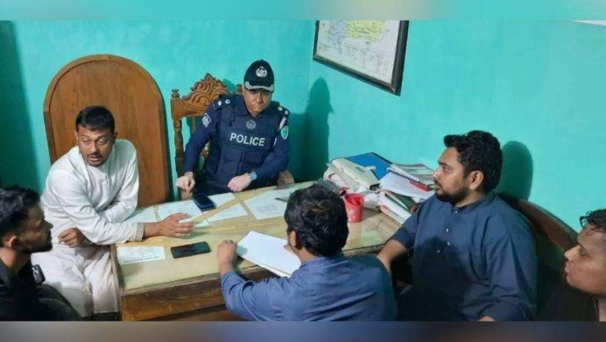 হবিগঞ্জের কামাইছড়া পুলিশ তদন্ত কেন্দ্রে এনসিপির নেতাকর্মীরা