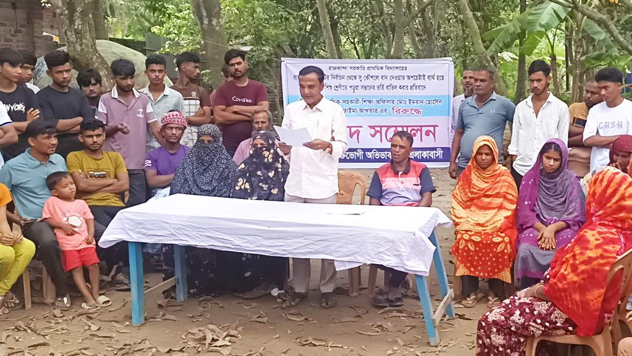 সম্মেলন করছেন শিশুটির বাবা ও প্রার্থী মো. জহুরুল ইসলাম।