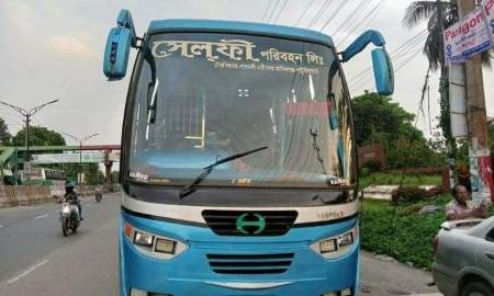 জাবির নারী শিক্ষার্থীকে ধাক্কা, সেলফি পরিবহনের ৬ বাস আটক