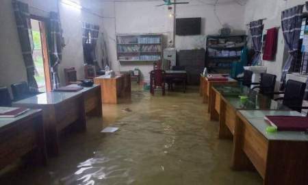 সামান্য বৃষ্টিতেই জলাবদ্ধ চকরিয়া সরকারি বালিকা উচ্চ বিদ্যালয়, ব্যাহত পাঠদান