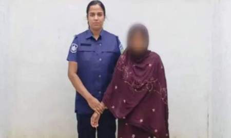 মদের বোতল হাতে টিকটক, পুলিশের জালে তরুণী