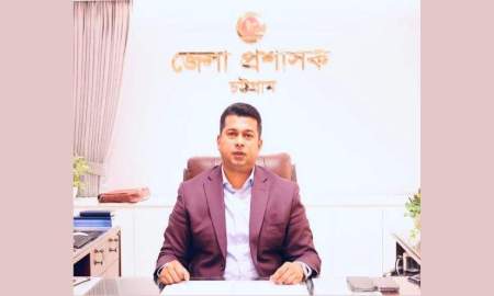 চট্টগ্রামে ৪ লাখ মানুষ পানিবন্দী, কর্মকর্তা-কর্মচারীদের ছুটি বাতিল করলেন ডিসি