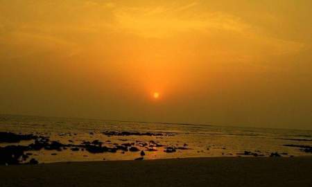 অন্ধকারে সেন্টমার্টিন, ল্যাম্পের আলোয় কাটছে দ্বীপবাসীর রাত