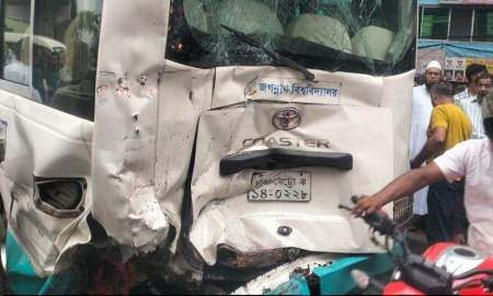 বাস দুর্ঘটনায় জবির ২ শিক্ষকসহ আহত ৩