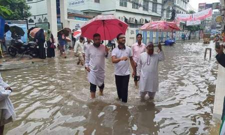 ভারী বৃষ্টিতে ডুবল টঙ্গী, সড়ক-শিক্ষাপ্রতিষ্ঠান-দোকানে পানি, দুর্ভোগে লোকজন