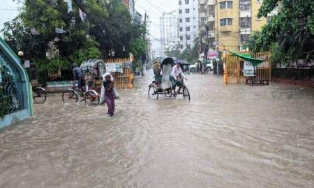 সকালের মধ্যে ঢাকাসহ দেশের ২০ জেলায় ভারী বৃষ্টির আভাস, নদীবন্দরে সতর্কতা