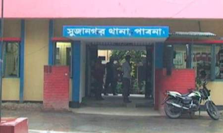 মাইকে ঘোষণা দিয়ে পুলিশের ওপর হামলার অভিযোগ, ওসিসহ আহত ২