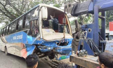 পাবনায় লাশবাহী অ্যাম্বুলেন্সের সঙ্গে বাসের সংঘর্ষে নিহত বেড়ে ৩