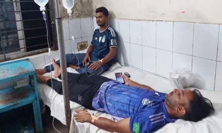 পুলিশের সামনেই দুই সাংবাদিকে ওপর হামলার অভিযোগ কৃষকদল নেতার বিরুদ্ধে