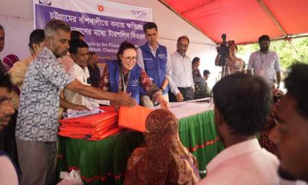 চট্টগ্রাম-কক্সবাজারে বন্যাকবলিত ১ হাজার পরিবারকে আইওএমের জরুরি সহায়তা