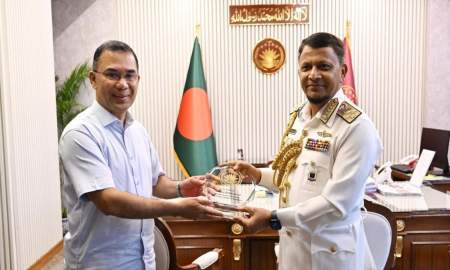প্রধানমন্ত্রীর সঙ্গে বিদায়ী নৌবাহিনী প্রধানের সাক্ষাৎ