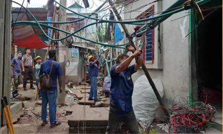 হাজী মাজার বস্তিতে অবৈধ বিদ্যুৎ-ইন্টারনেট সংযোগ বিচ্ছিন্ন করল জিএমপি
