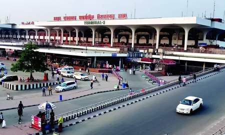 শাহজালাল বিমানবন্দরে মোবাইল চোর আটক