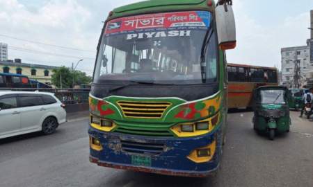 চলন্ত বাসে নারী যাত্রীকে ধর্ষণচেষ্টা, ব্যারিকেড দিয়ে বাস থামিয়ে উদ্ধার করল পুলিশ