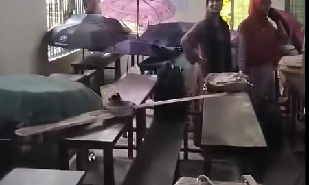 জবিতে ক্লাস চলাকালে সিলিং ফ্যান ভেঙে আহত শিক্ষার্থী