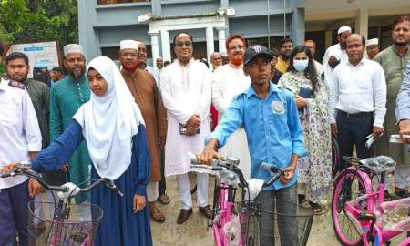 অষ্টম শ্রেণিতে প্রথম হওয়া ৩১ শিক্ষার্থী পেল সাইকেল