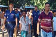 স্কুলছাত্রীকে ধর্ষণচেষ্টার অভিযোগে ভ্যানচালক আটক