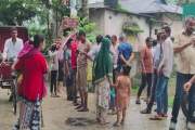 বিছানা থেকে গড়িয়ে ঘরে জমে থাকা বৃষ্টির পানিতে ডুবে গেল ৮ মা…