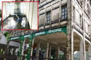 বৃষ্টিতে চুঁইয়ে পড়ে পানি, ঝুঁকিপূর্ণ শ্রেণিকক্ষে চলছে পাঠদান