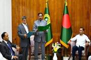 এমপি হিসেবে শপথ নিলেন চট্টগ্রাম-২ আসনের সরোয়ার