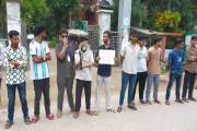 নওগাঁয় শিক্ষামন্ত্রীর পদত্যাগ দাবিতে শিক্ষার্থীদের বিক্ষোভ