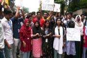 যশোরে শিক্ষামন্ত্রীর পদত্যাগ দাবিতে এইচএসসি পরীক্ষার্থীদের …
