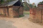 ২৭ বছর বেতনহীন, শিক্ষকরা এখন দর্জি-দিনমজুর— বন্ধের পথে প্রত…