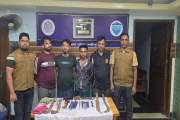 লক্ষ্মীপুরে ডাকাতির প্রস্তুতিকালে দেশি অস্ত্রসহ গ্রেপ্তার ৪