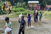 চট্টগ্রাম-বান্দরবানে বন্যাকবলিত ২৯০ পরিবারকে ত্রাণ দিল আইইউ…