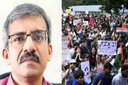 প্রশ্নফাঁসের বিক্ষোভের মুখে সরানো হলো ভারতের শিক্ষা সচিবকে 