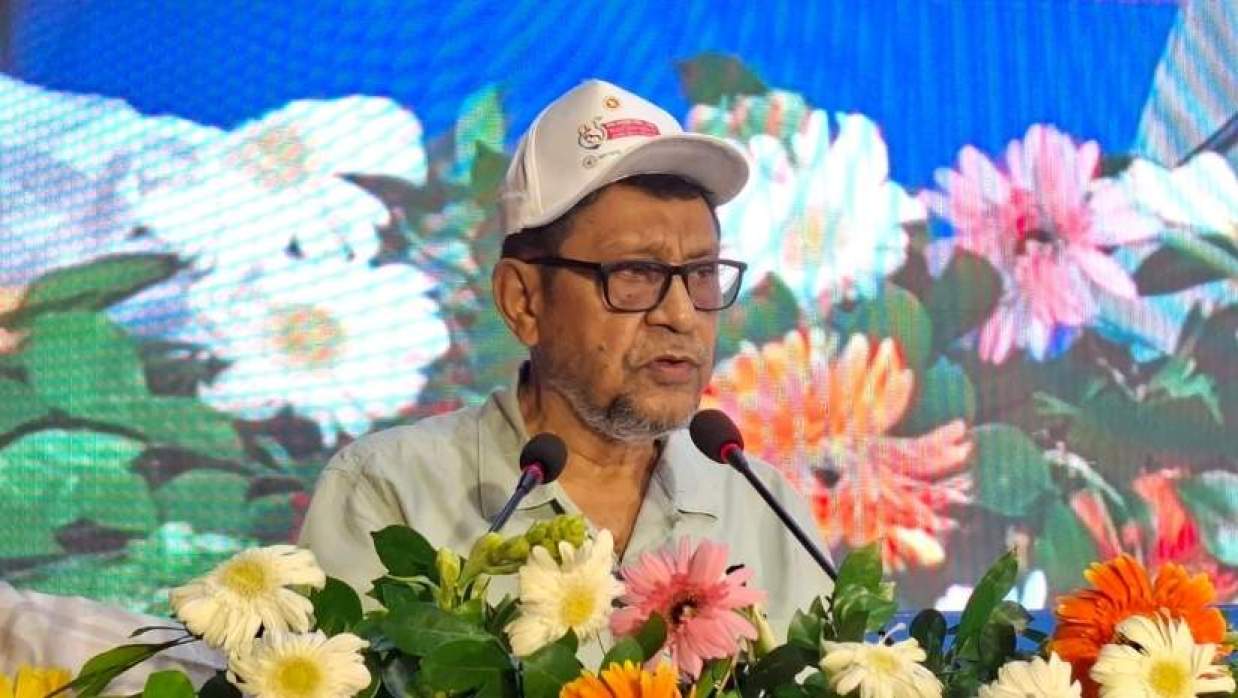 বক্তব্য রাখছেন স্বাস্থ্যমন্ত্রী সরদার মো. সাখাওয়াত হোসেন বকুল