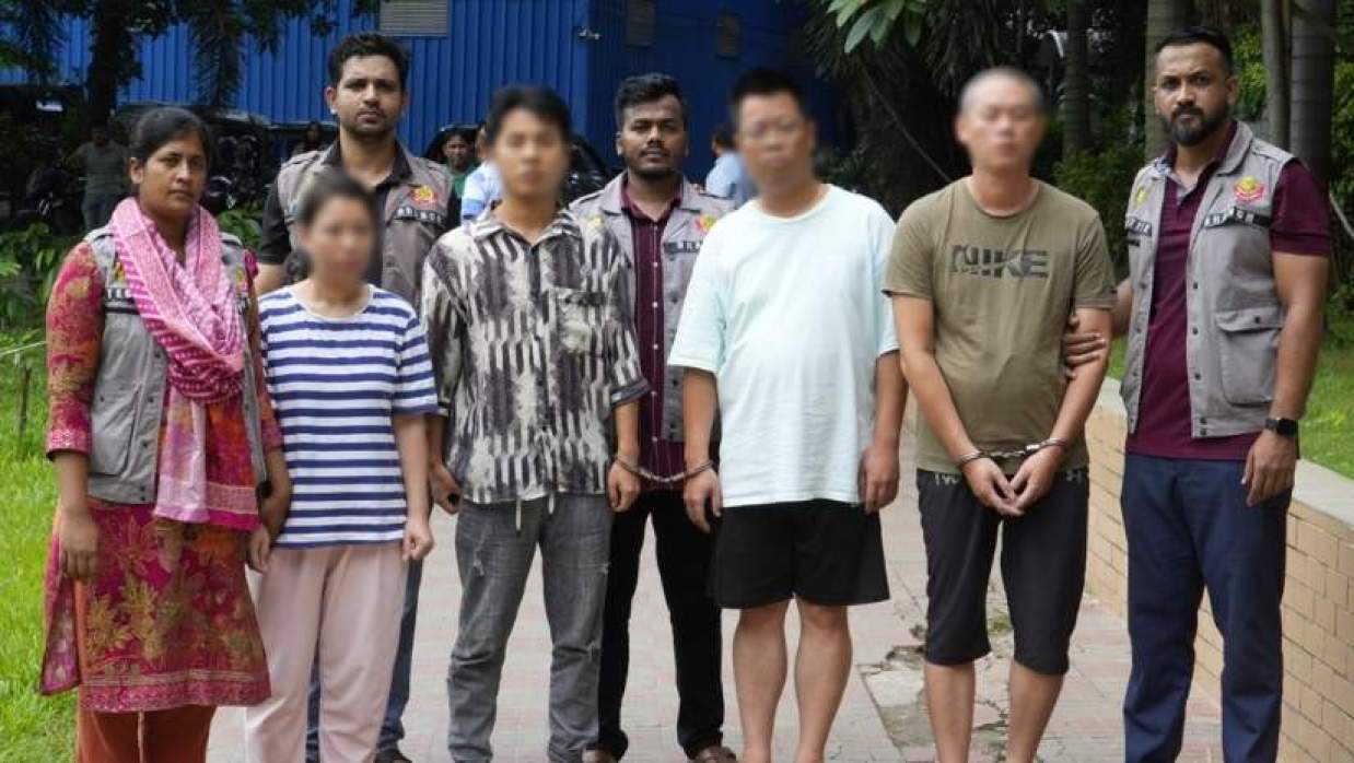চীনা নাগরিকসহ চারজনকে গ্রেপ্তার