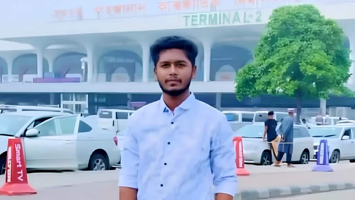 অভিযুক্ত চৌগাছা সরকারি কলেজ ছাত্রদলের সিনিয়র যুগ্ম সাধারণ সম্পাদক আরাফাত হোসেন রাব্বি