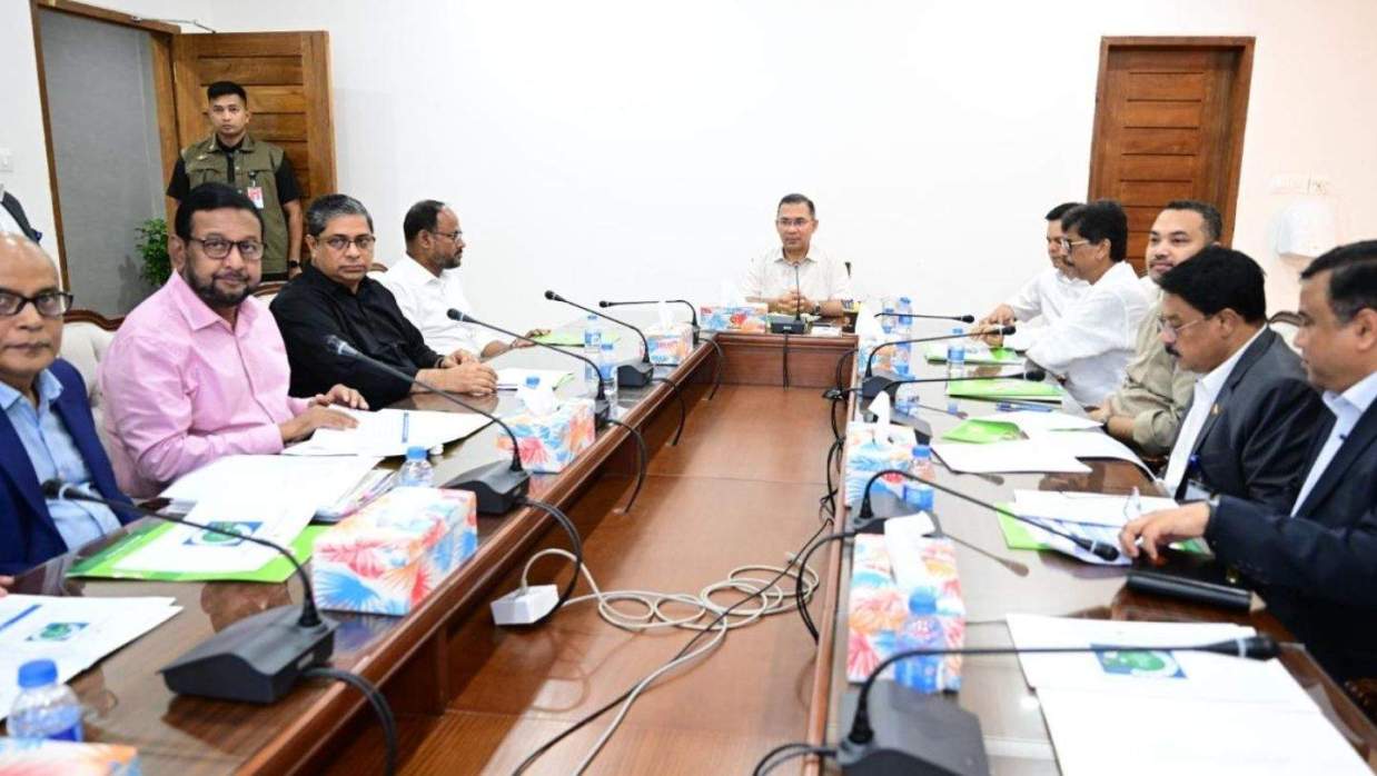 সচিবালয়ে মন্ত্রিপরিষদ বিভাগে প্রধানমন্ত্রীর কার্যালয়ে কৃষক কার্ড সম্পর্কিত  সভা