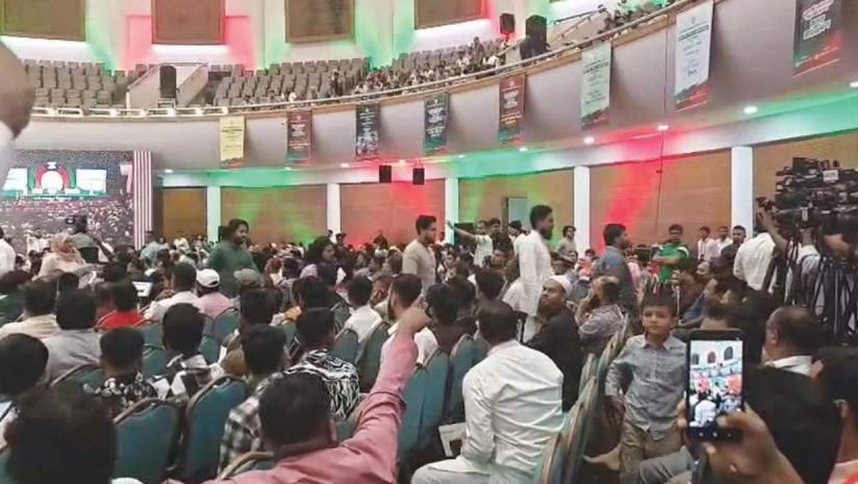 অনুষ্ঠান বয়কট করে বেরিয়ে যান এনসিপির সদস্যসচিব আখতার হোসেনসহ অন্যান্য নেতারা